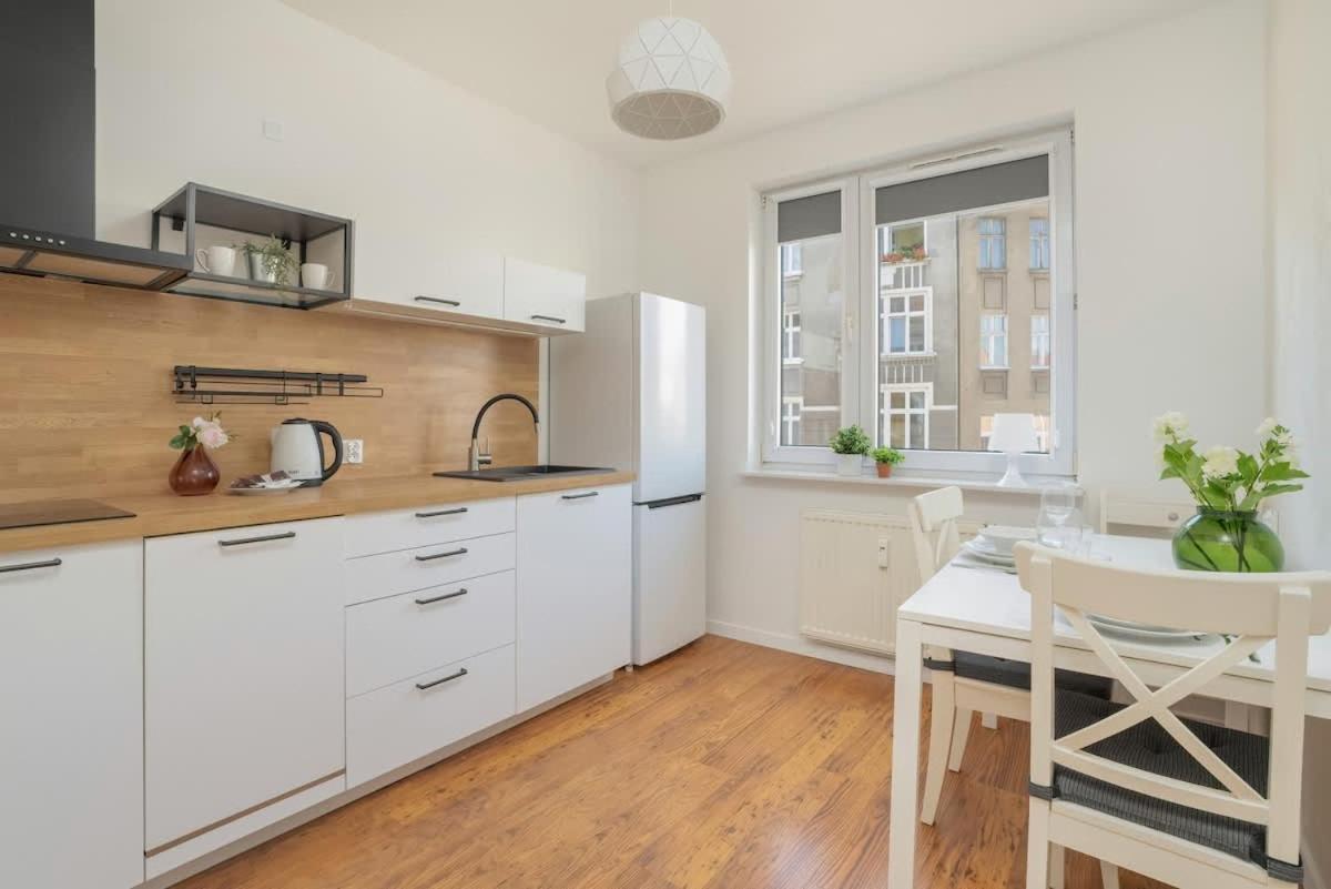 Cozy Remote Work By Renters * Poznań
